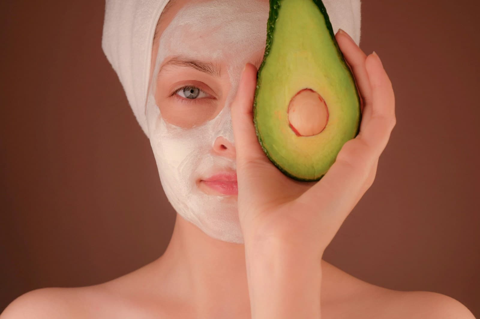 10 Natural Ingredients for Glowing Skin That Are Already in Your Kitchen